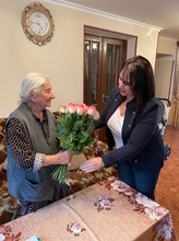 Հատուկ ուշադրություն՝ Արագածոտնի մարզի 100-ամյակը բոլորած քաղաքացիներին․ մարզպետը անվանական նվերներ է փոխանցել տարեցներին 