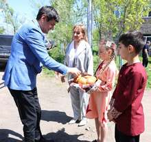 Մարզպետ Սերգեյ Մովսիսյանը 37 աշակերտ ունեցող Արայի գյուղի դպրոցում մասնակցեց դպրոցականների նախագծային աշխատանքի շնորհանդեսին 