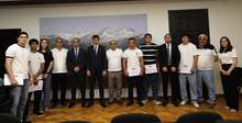 Մարզպետն ընդունեց և պատվոգրեր հանձնեց Աշտարակի մարզադպրոցի խոստումնալից ըմբիշներին 