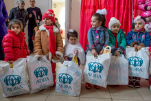 Արագածոտնի մարզի Եղնիկ և Թաթուլ համայնքների 160 երեխա նվերներ ստացավ