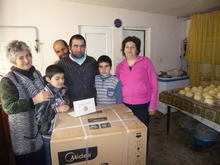 Արագածոտնի մի խումբ ընտանիքների մարզպետի կողմից հանձնվեցին թանկարժեք նվերներ